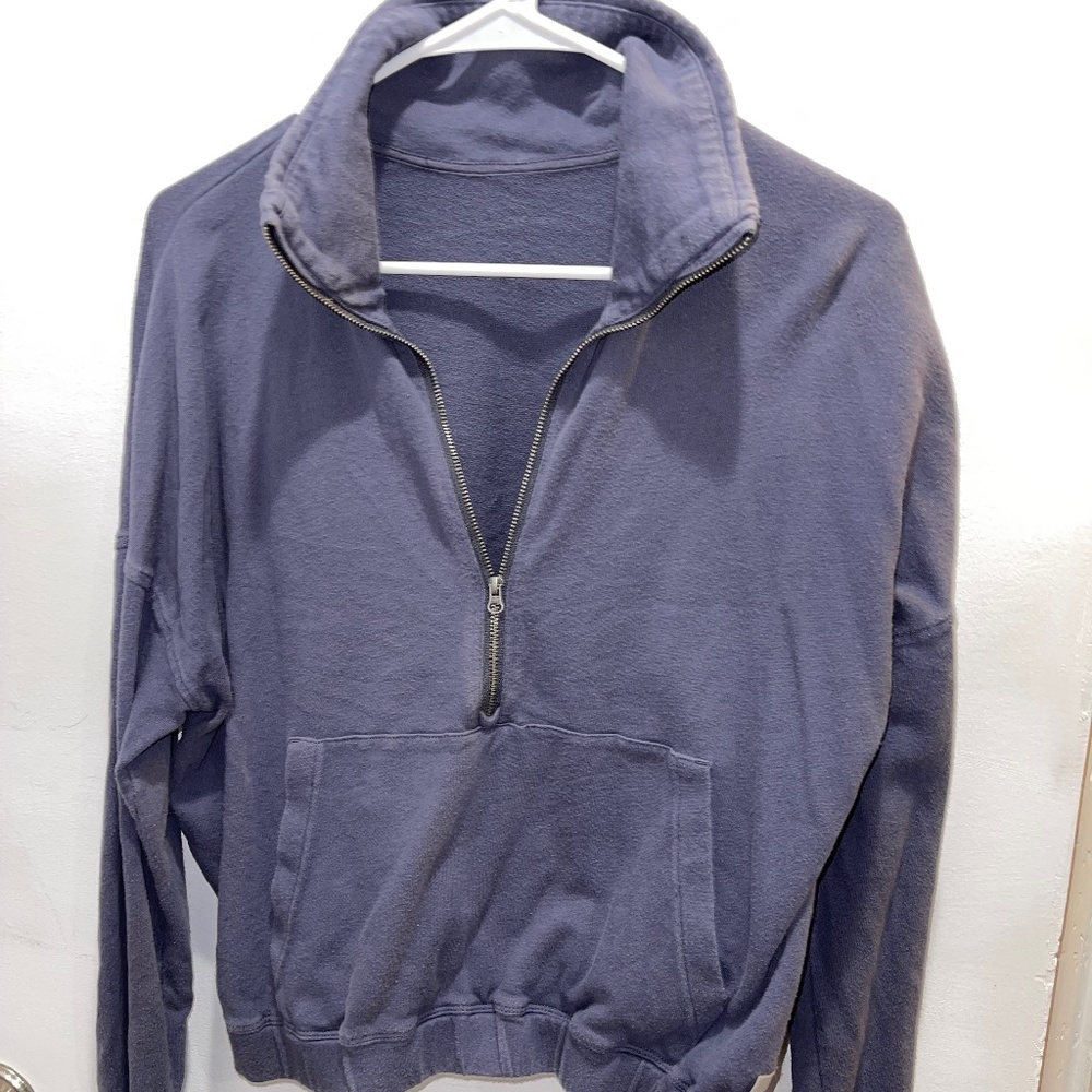 Vuori crop top zip up
